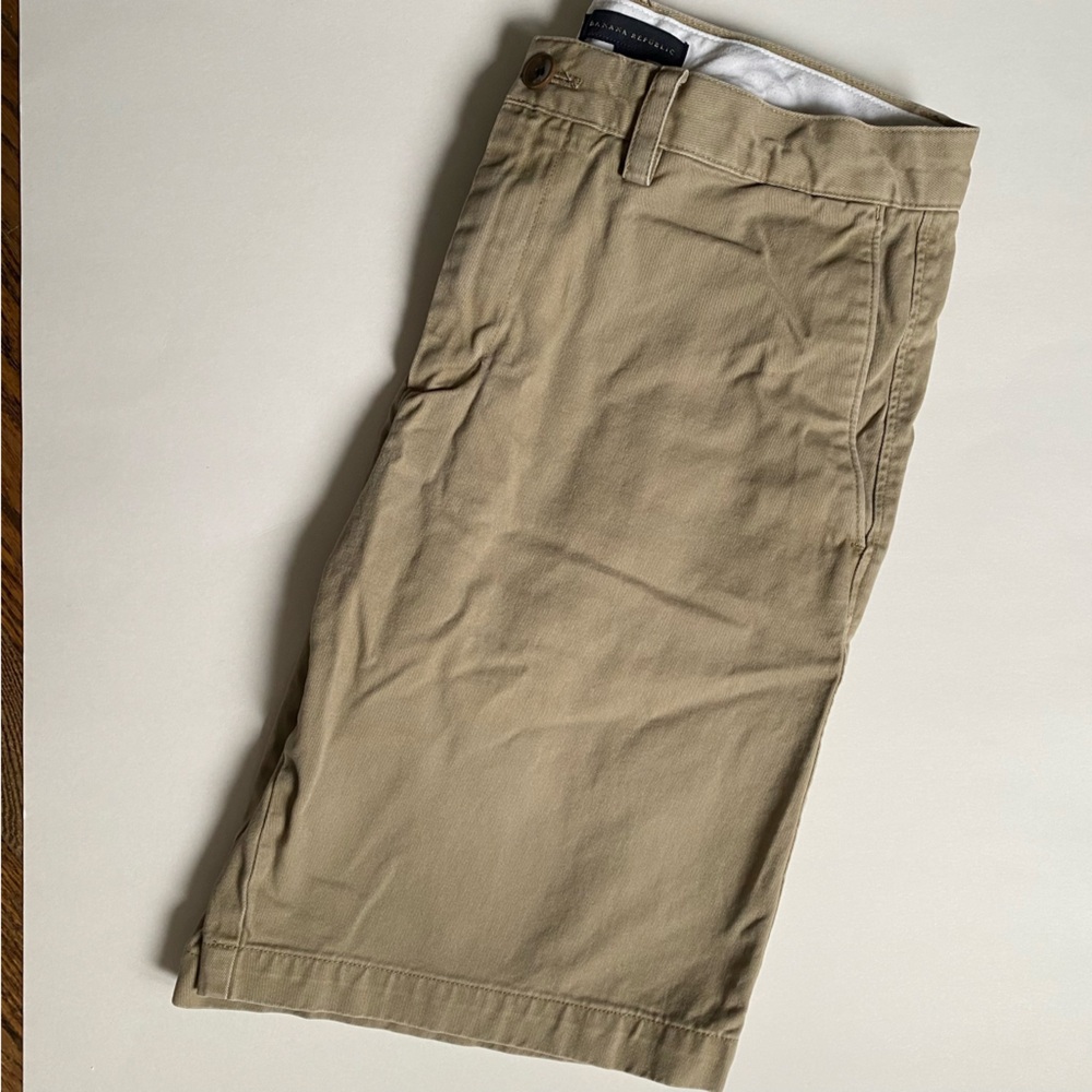 Banana Republic Khaki Chino Shorts Men’s size 31
